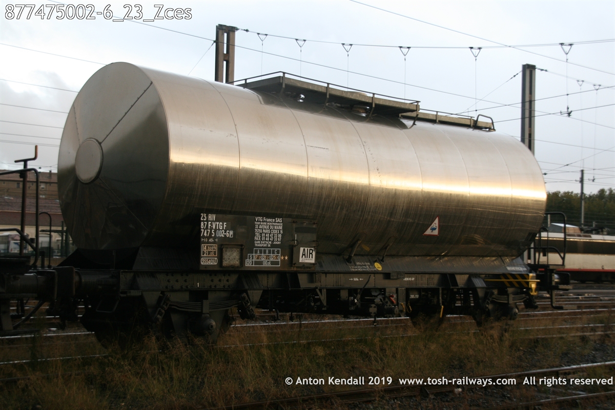 877475002-6_23_Zces.JPG